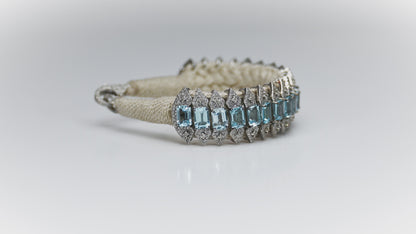 Saint-Tropez - Sand Thread Bracelet with Single Cut Diamonds and Blue Topaz