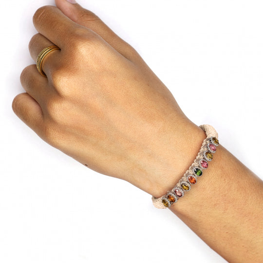 Sand Mini Lisse bracelet with multicoloured gemstones worn on a wrist